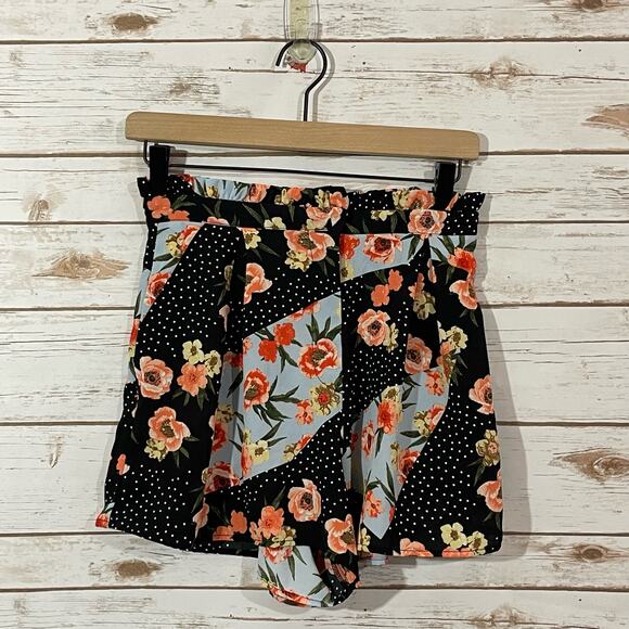 NWT Topshop Pansy And Spot Print Shorts - Black Multi - US 2 - Picture 10 of 11